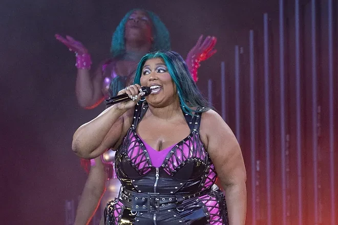 Lizzo Weight Loss Transformation in a Year