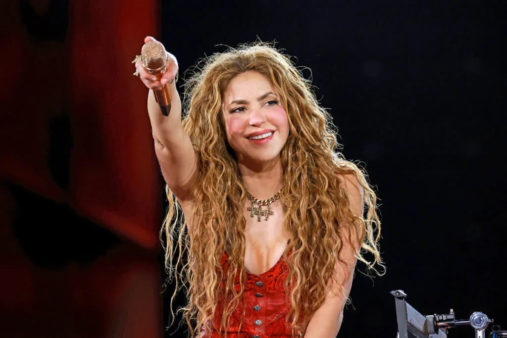 Shakira jokes about her concert fall in Montreal